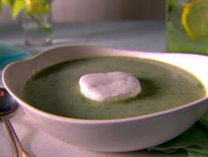 Cooking Channel serves up this Creamy Arugula and Lettuce Soup with Goat Cheese recipe from Giada De Laurentiis plus many other recipes at CookingChannelTV.com