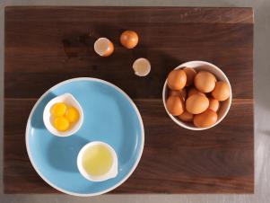 Egg Whites,Egg Yolks and Whole Eggs