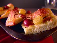 Cooking Channel serves up this Focaccia with Rosemary and Grapes recipe from Giada De Laurentiis plus many other recipes at CookingChannelTV.com