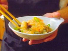 Cooking Channel serves up this Ramen Shrimp Pouch recipe from Alton Brown plus many other recipes at CookingChannelTV.com