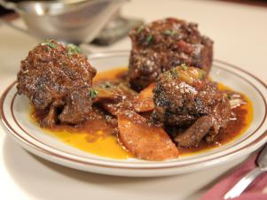 CCKXB101_braised-ox-joint-recipe_s4x3