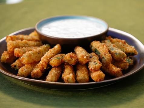 Crispy Zucchini Fries with Buttermilk Ranch Dipping Sauce
