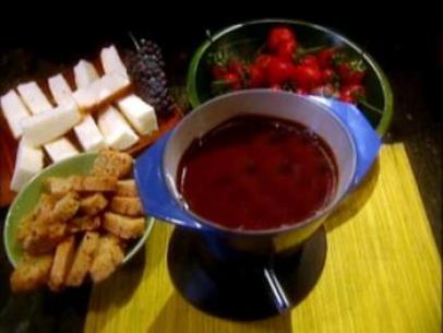 Potluck Bread Pot Fondue Recipe: How to Make It