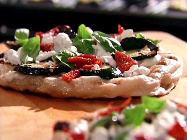 Aida's Zucchini-Herb Pizza