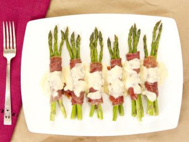 Asparagus Wrapped in Proscuitto