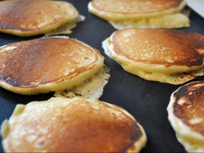 How To Make Pancakes (Step-by-Step) – Feast Glorious Feast