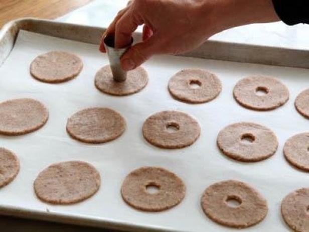 Putting the Hole in Linzer Cookies