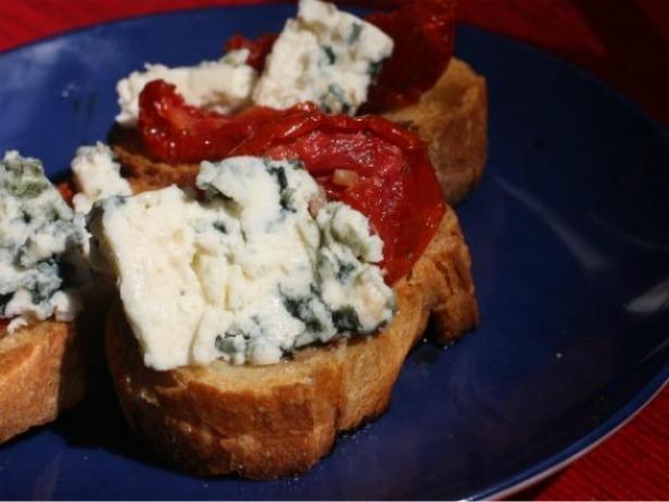 tomato-blue cheese bruschetta