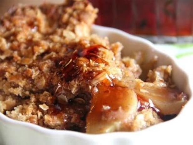 Pear Crumble with Pomegranate Sauce