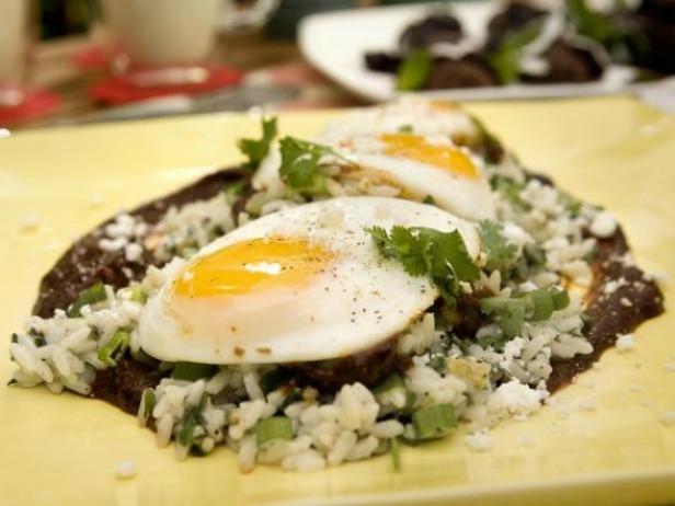 poached eggs mole recipe