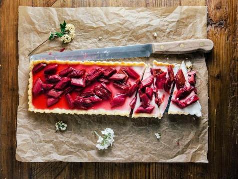 Sifted: Rhubarb Panna Cotta Tart, Flower Bouquet Cake Pops + More