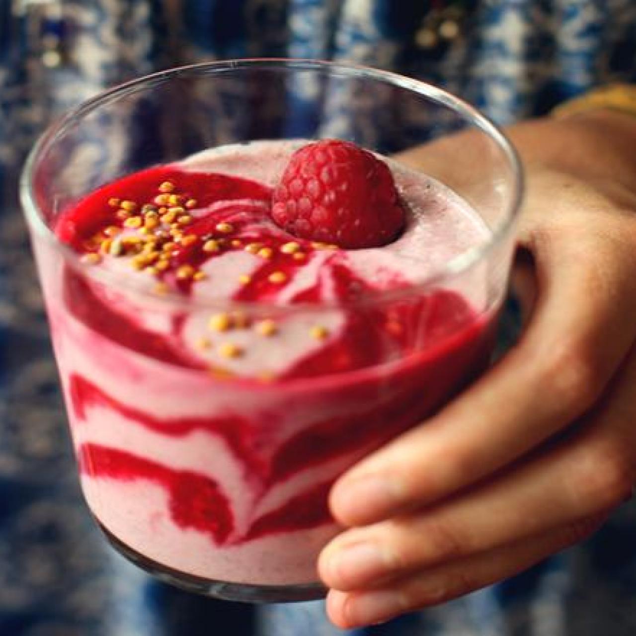 https://cook.fnr.sndimg.com/content/dam/images/cook/editorial/blog/legacy/devour/2014/7/raspberryrippleporridge.jpg.rend.hgtvcom.1280.1280.suffix/1505093822503.jpeg