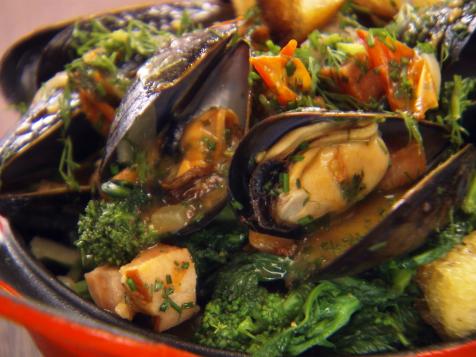 Mussels with Bacon and Rapini