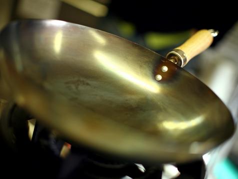 How to Cook With a Wok