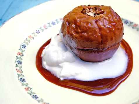 Baked Apples with Caramel Sauce