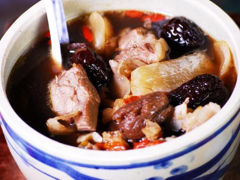 Pork Spare Ribs Slow Braised In Medicinal Broth: Suong Non Tiem Thuoc Bac