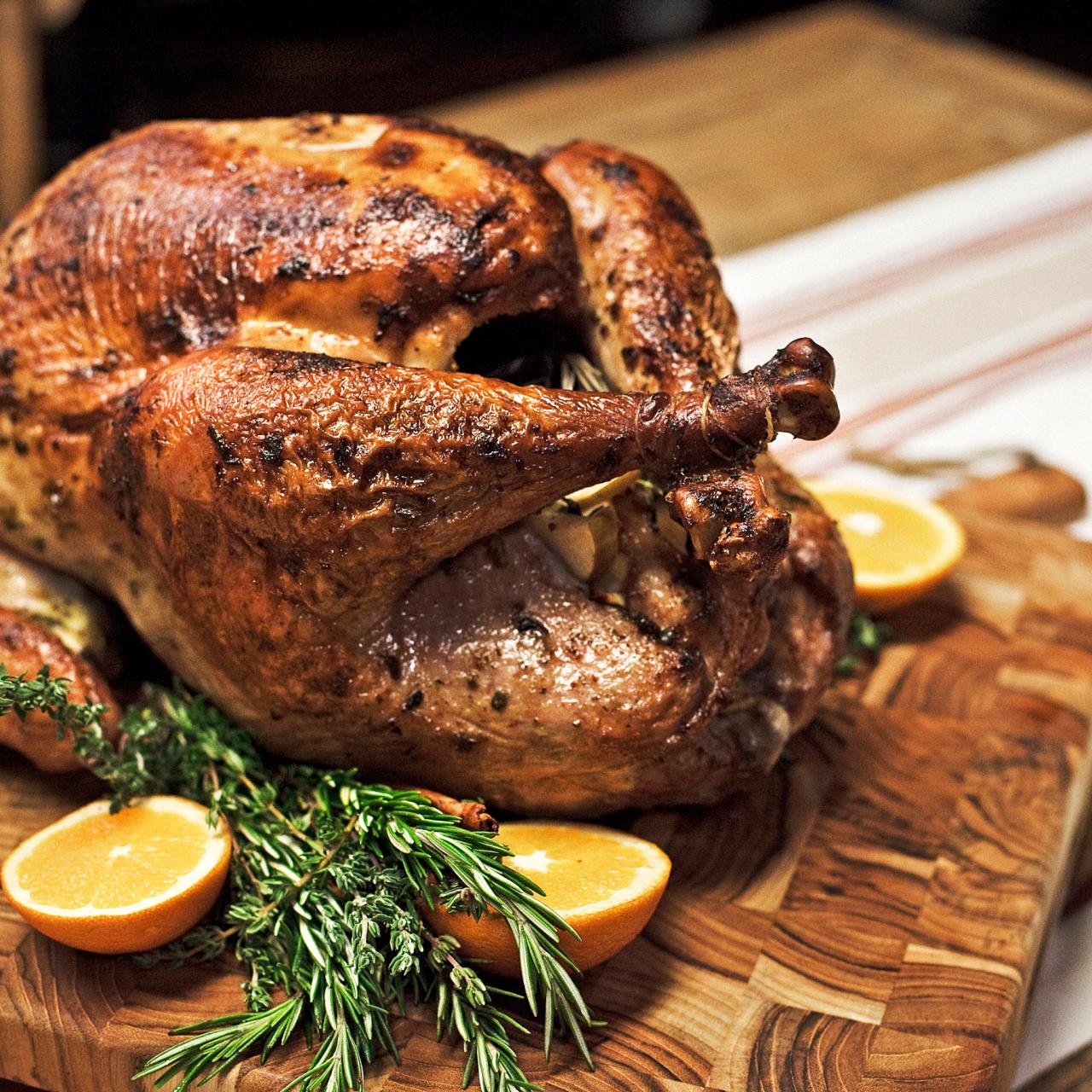 https://cook.fnr.sndimg.com/content/dam/images/cook/fullset/2011/10/13/2/ccwst_thanksgiving-turkey-recipe_s4x3.jpg.rend.hgtvcom.1280.1280.suffix/1351624670867.jpeg