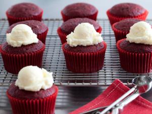 CCCDO202_Red-Velvet-Cupcakes-Recipe_s4x3