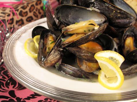 Mussels in White Wine and Meyer Lemon Sauce
