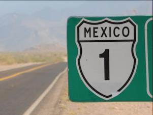 CCCWO101_Mexico-Road-Sign_s4x3