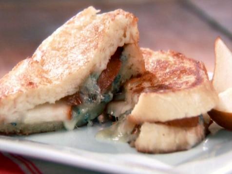 No Recipe Recipe: Grilled Blue Cheese and Fruit