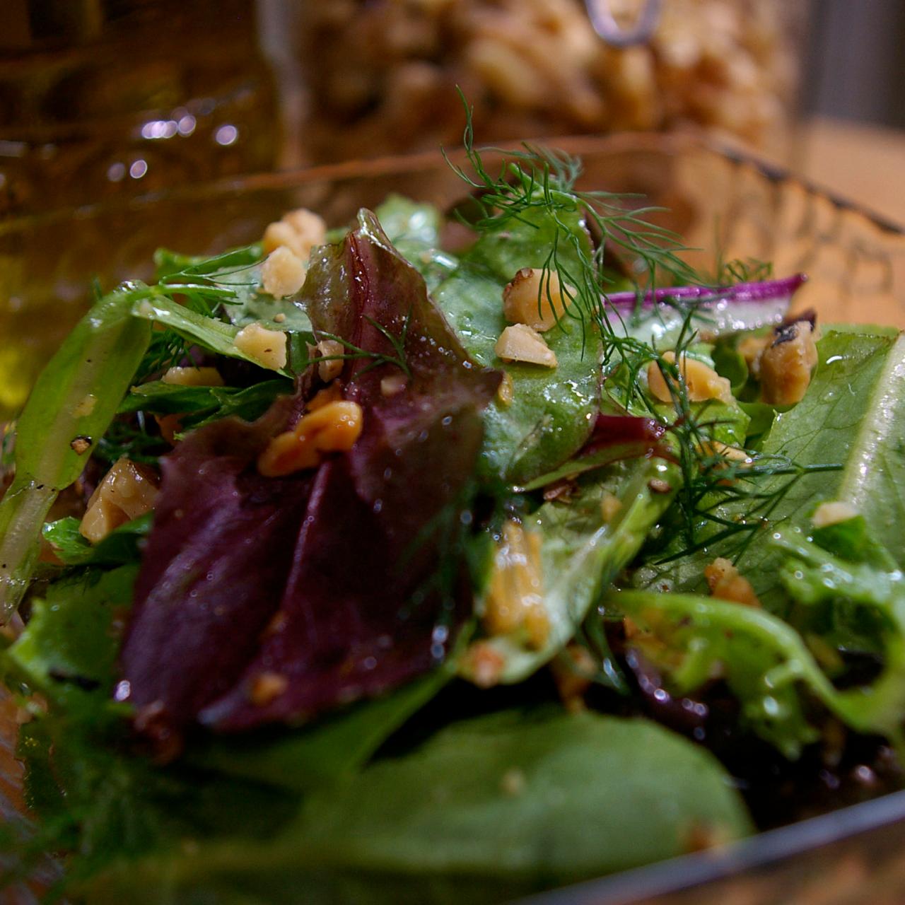 Mixed Green Salad with Walnuts