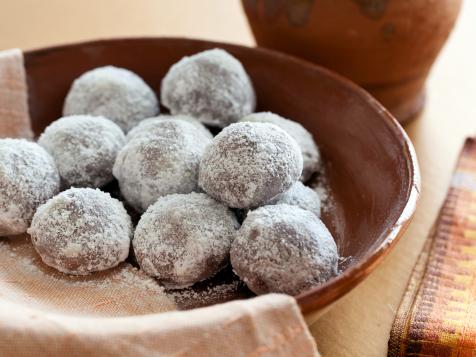 Michelle Branch's Cinnamon and Chocolate Spiced Mexican Wedding Cookies