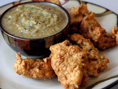 Spinach and Onion Pakoras with Pear and Mint Chutney