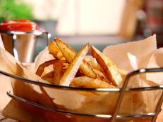 Cooking Channel serves up this No Recipe Recipe: Oven Fries recipe from Aida Mollenkamp plus many other recipes at CookingChannelTV.com