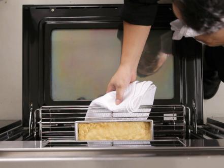 Cake Basics 2 - Getting the Cake in the Oven - Emi Ponce de Souza