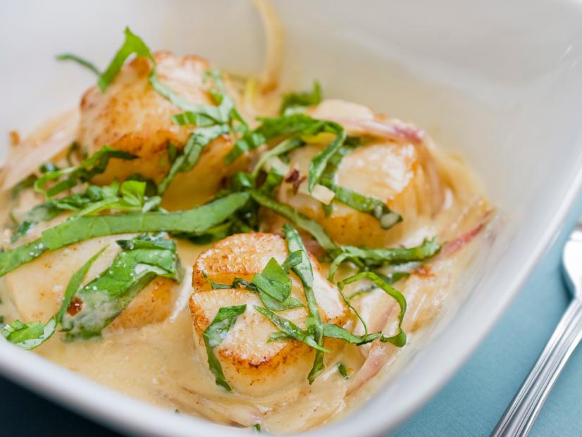Evan Sung for The New York Times: Scallops in Cream Sauce