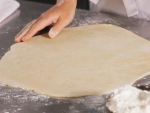 Roll Out Pie Dough to 12 Inch Circle
