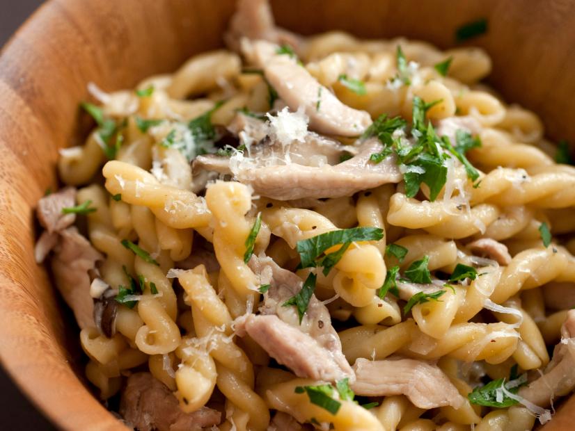 Oct 10, 2009 - DINING - MINIS: Risotto-style Pasta with Mushrooms and Chicken
Credit: Evan Sung for The New York Times
