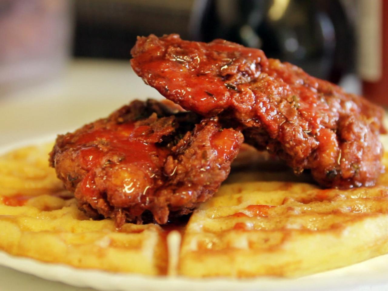 https://cook.fnr.sndimg.com/content/dam/images/cook/fullset/2011/4/28/0/CCEAT104_Lucky-Js-Fried-Chicken-Waffle_s4x3.jpg.rend.hgtvcom.1280.960.suffix/1351621055551.jpeg