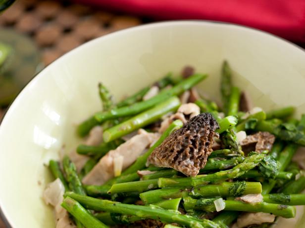 Mar 10, 2009, DINING - MINIS: Asparagus with Morels and Tarragon
Credit: Evan Sung for The New York Times
