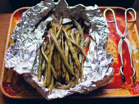 Foil-Baked Green Beans with Soy Sauce and Garlic
