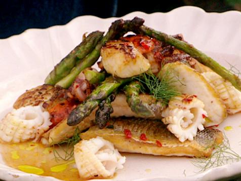 Pan-Cooked Asparagus and Mixed Fish