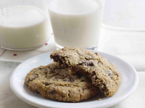 Milk and Cookies Bakery Classic Chocolate Chip Cookies