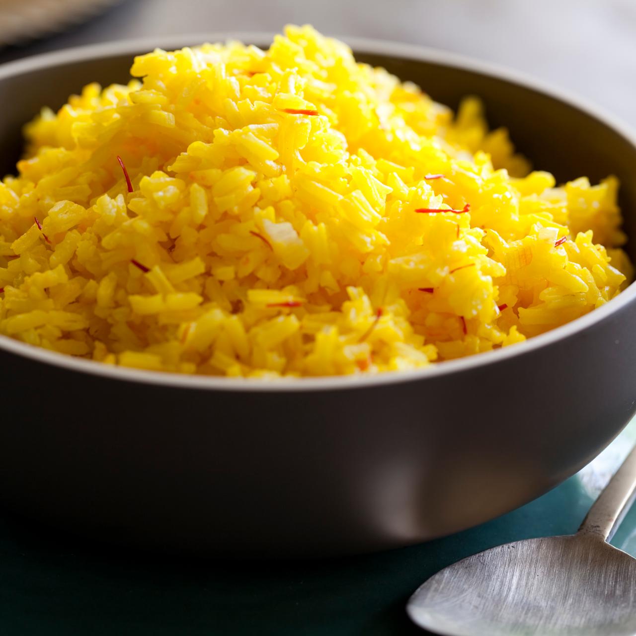 https://cook.fnr.sndimg.com/content/dam/images/cook/fullset/2011/5/23/0/CCEDE102_Saffron-Rice_s4x3.jpg.rend.hgtvcom.1280.1280.suffix/1351627343216.jpeg