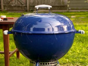 Kettle Shaped Grill is Favorite Way to Barbecue