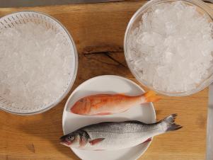 Keep Fish on Ice With Back Fins Facing Up