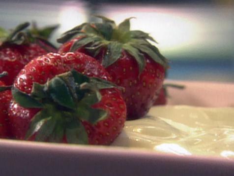 Fresh Strawberries with Sweet Sour Cream and Red Wine Sauce