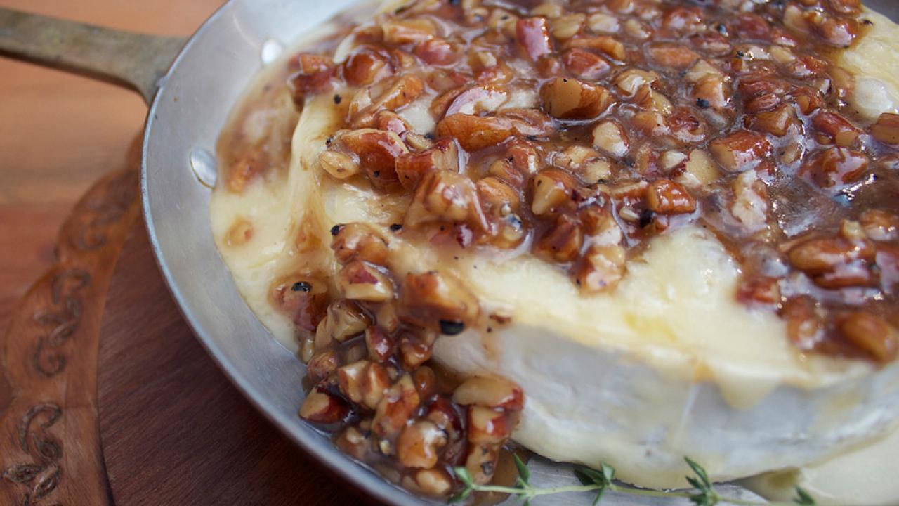 Baked Brie with Praline Sauce (With Video)