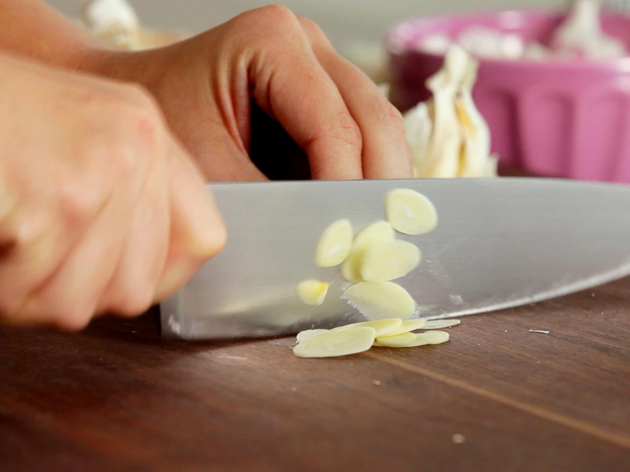 How To Slice Garlic Paper Thin?