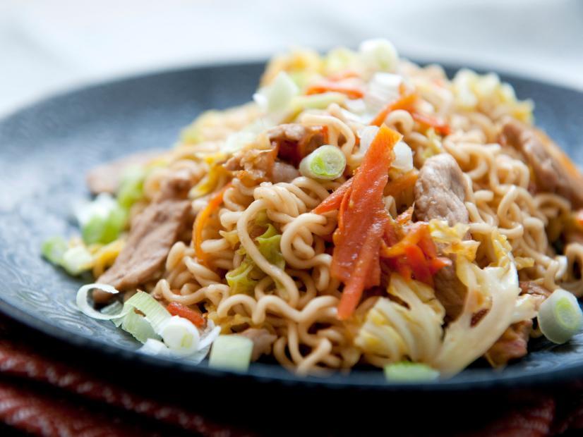 Dec 17, 2009 - DINING - MINIS: MarkBittman's Yakisoba and Pork
Credit: Evan Sung for The New York Times
