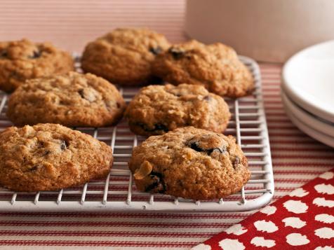 Candace Cameron Bure's Oatmeal Chocolate Chip Cherry Cookies