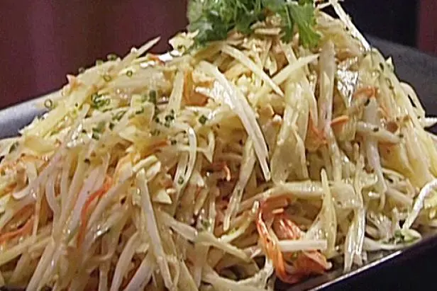 Spicy Thai Green Papaya Salad Recipe | Food Network