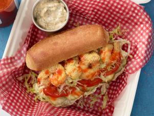 CCKitchens_cajun-shrimp-and-oyster-po-boy-recipe-with-sauce_s4x3