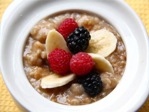 Slow Cooker Irish Oatmeal with Bananas and Berries
