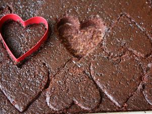 CC-Devour-Francois_heart-shaped-chocolate-raspberry-cakes_s4x3